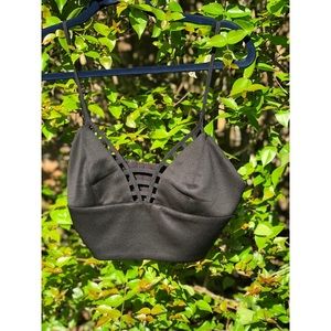 THE IDEAL BLACK CROP TOP